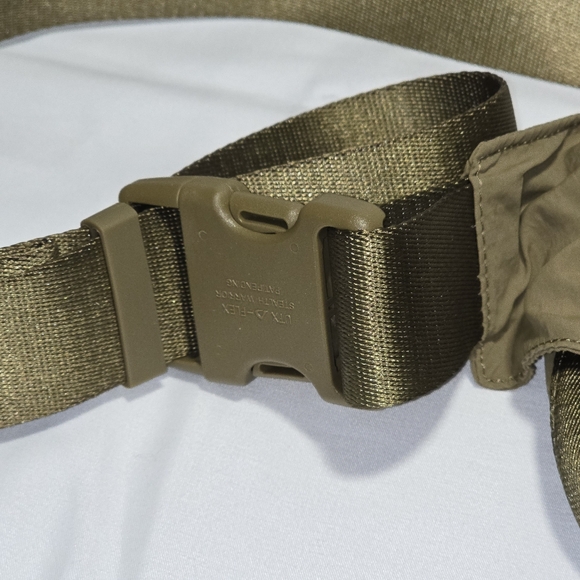 Lululemon Clean Lines Belt Bag Artifact Brand New Without Tags NWOT 2B - Picture 5 of 10